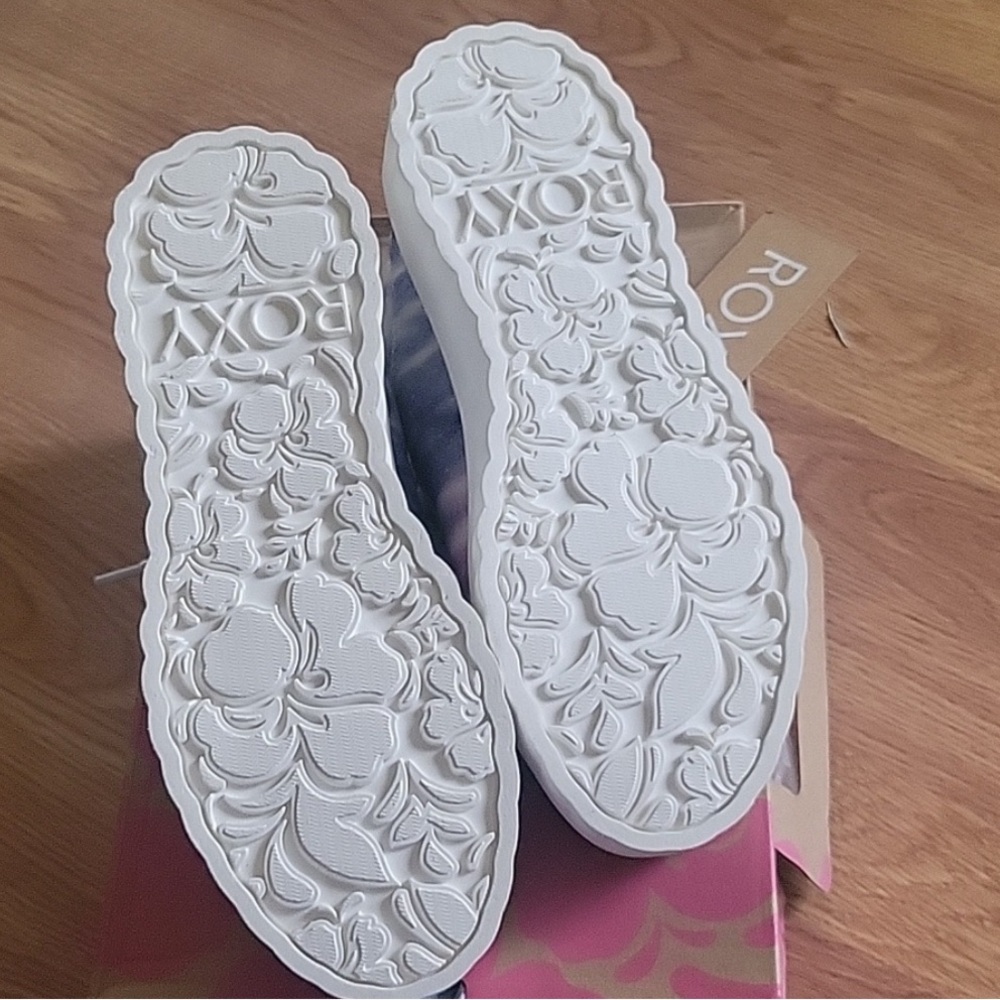 Roxy Pink and Purple Athletic Shoes - Picture 5 of 6
